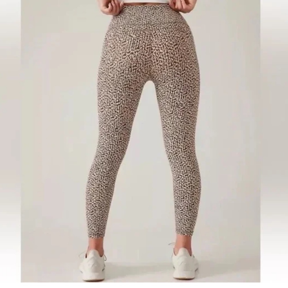 🤎ATHLETA Ultimate Stash Textured Tight Camilla Brown Animal Print • Pockets❣️ - Picture 2 of 5